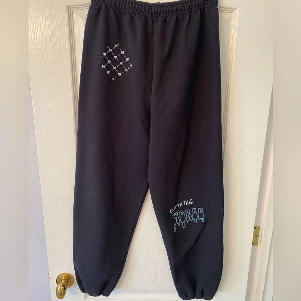 Mayfair Black Graphic Comfortable Sweatpants